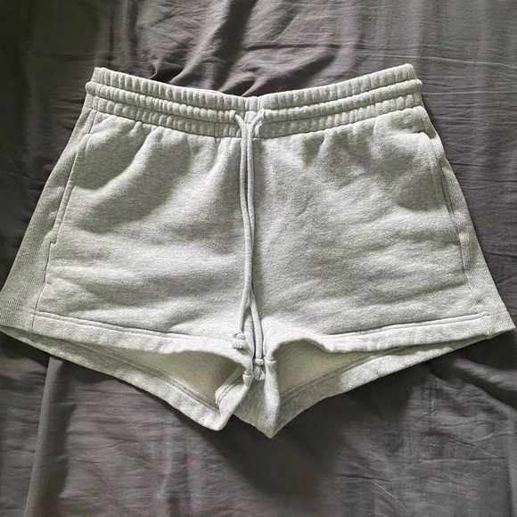 TNA Boyfriend Fleece Shorts - Picture 1 of 2